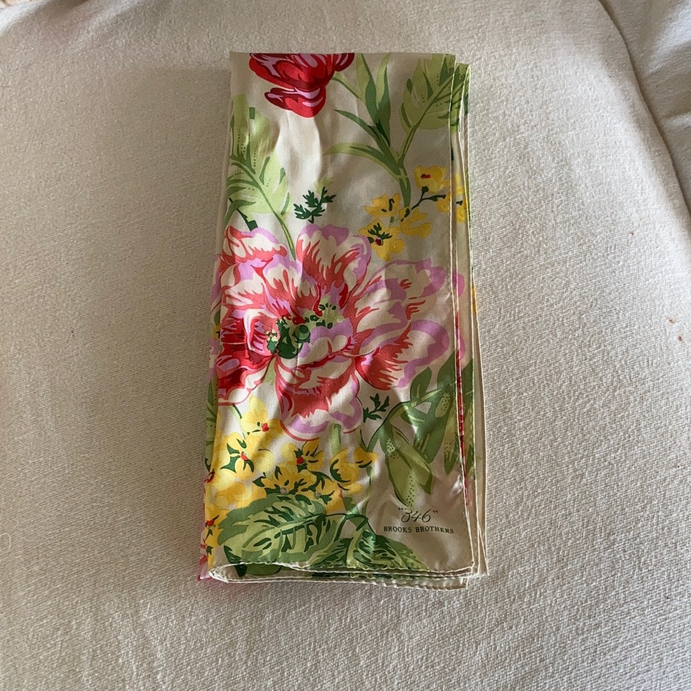 Brooks Brothers 346 Floral Silk Scarf 🌺 🧣